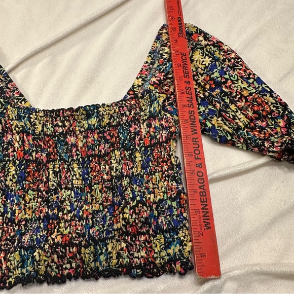 Urban Outfitters Colorful Floral Smocked Cropped‎ Blouse - Picture 5 of 9